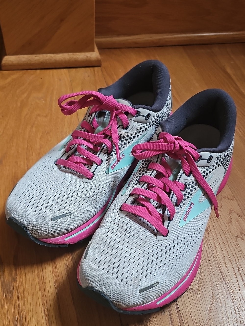 Brooks Women's Athletic Shoes in Light Gray, Pink and Teal